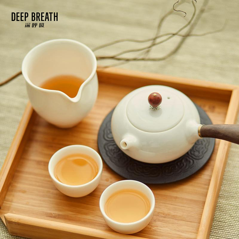 DEEP BREATH深呼吸 云南布朗山班章普洱茶叶（生茶）1801   古树茶王生茶饼357g礼盒装  AR10025